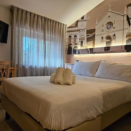 Hotel Cladan أسيسي المظهر الخارجي الصورة