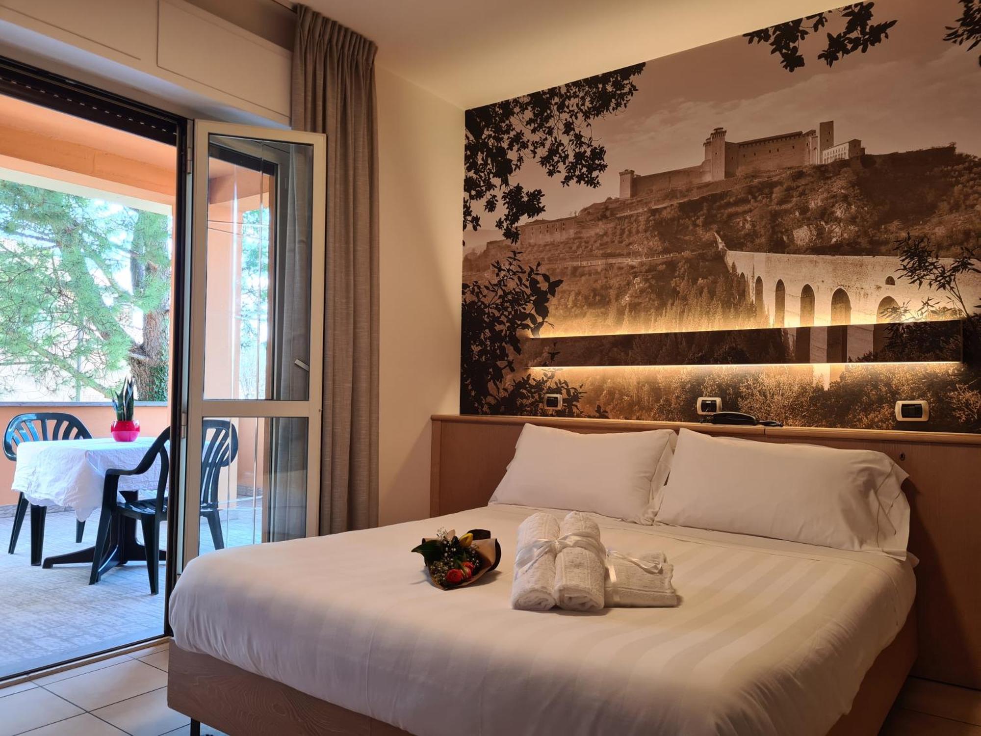Hotel Cladan أسيسي المظهر الخارجي الصورة