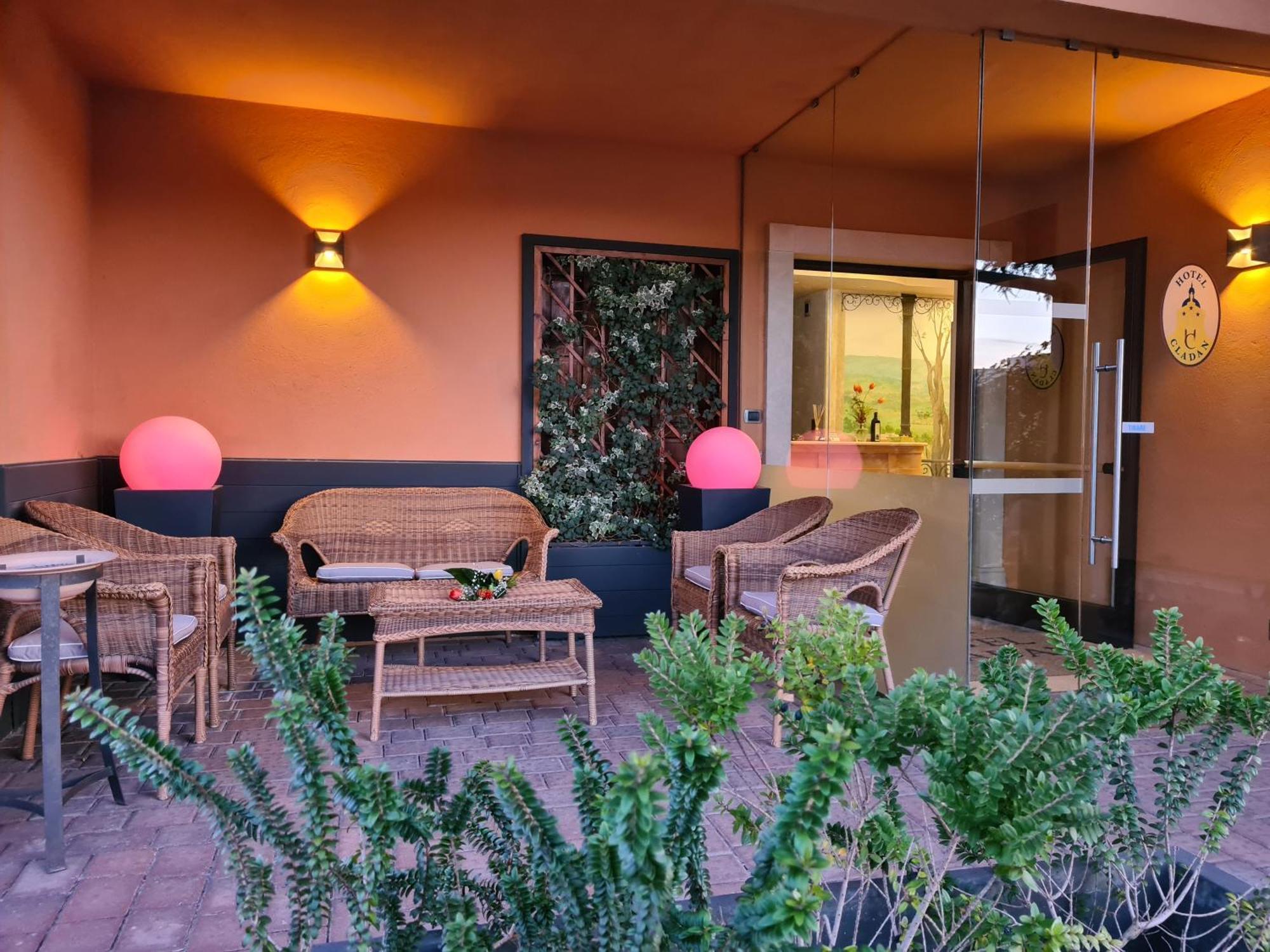 Hotel Cladan أسيسي المظهر الخارجي الصورة