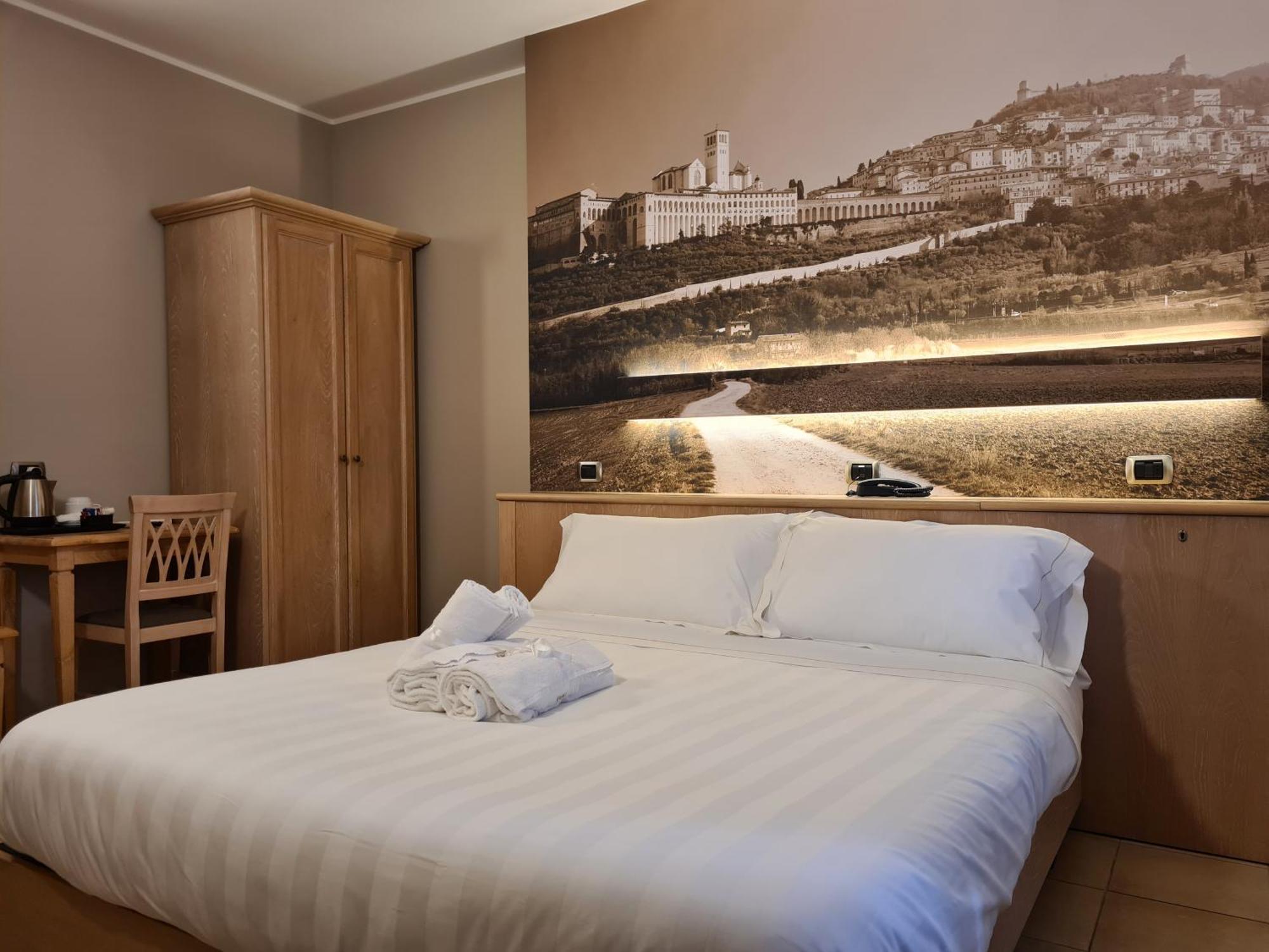 Hotel Cladan أسيسي المظهر الخارجي الصورة