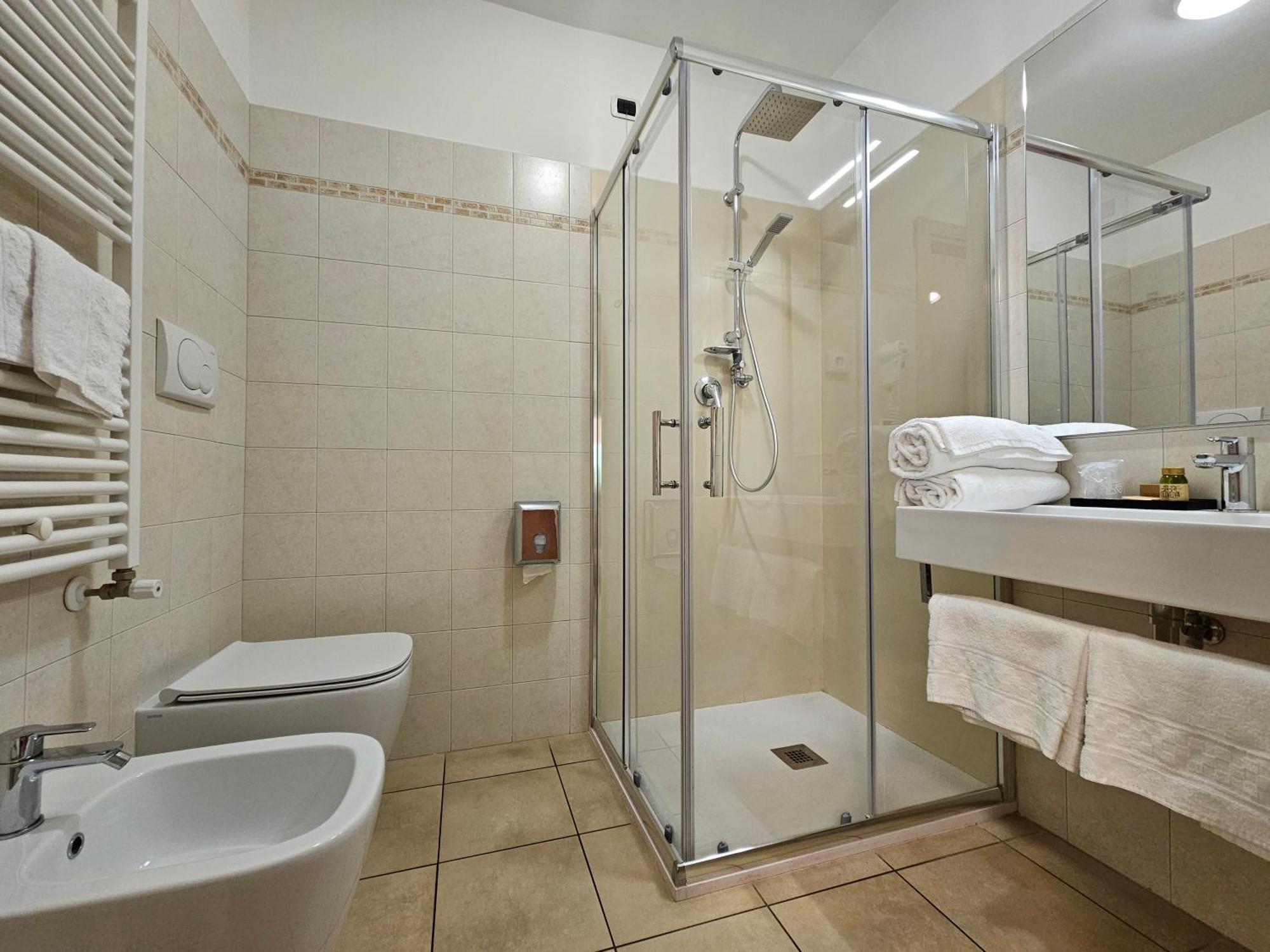 Hotel Cladan أسيسي المظهر الخارجي الصورة